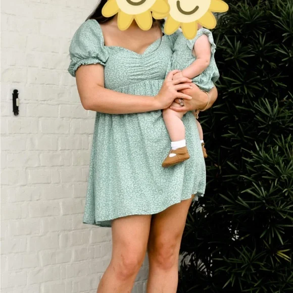 green emerald velvet dress Amazon.com: IFFEI Mommy and Me Dresses Matching Set Sleeveless Outfits with  Poeckets and Headband 3-6M Green Mint: Clothing, Shoes & Jewelry main image 1